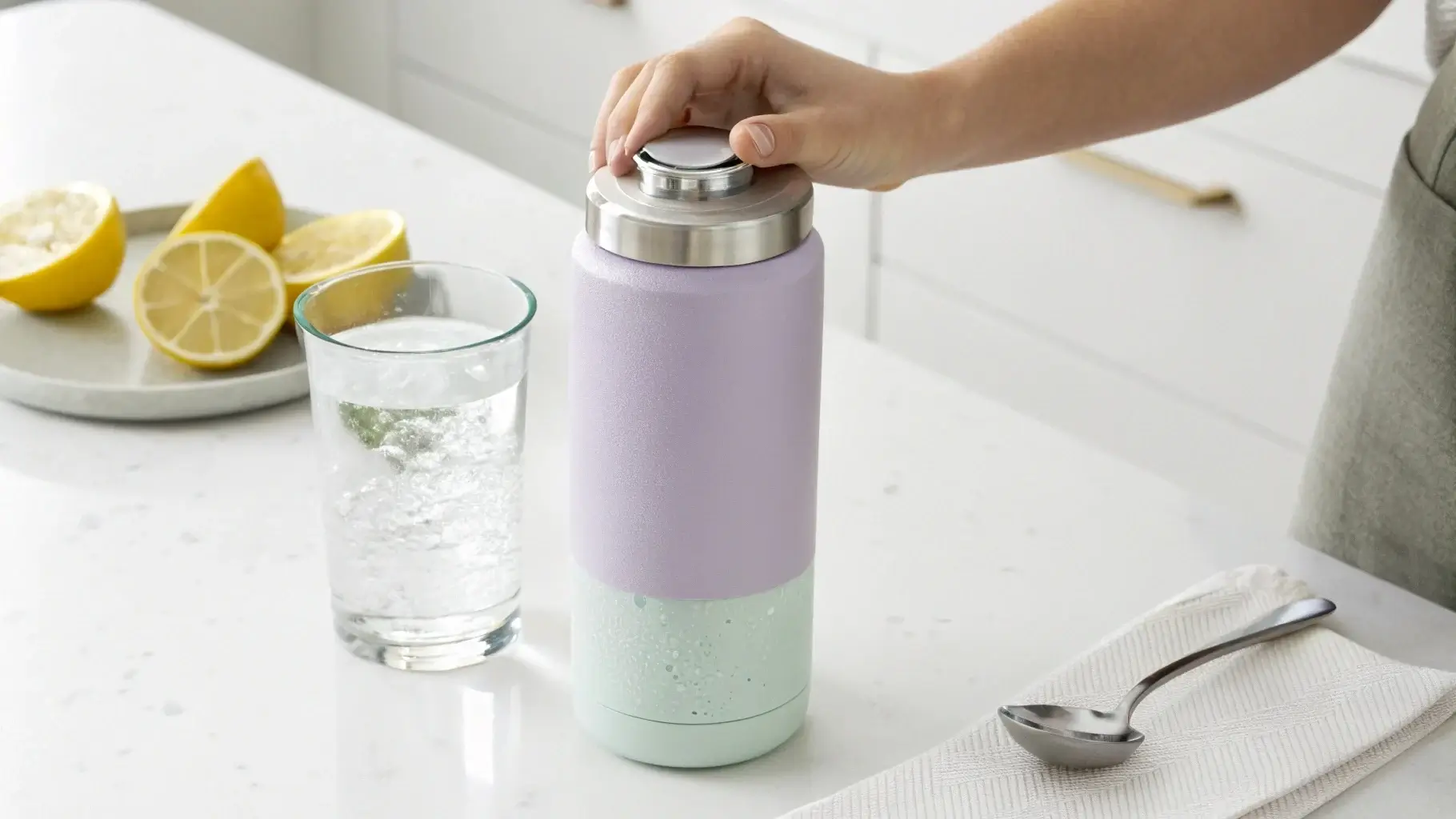 Removing metallic taste from bottle using baking soda
